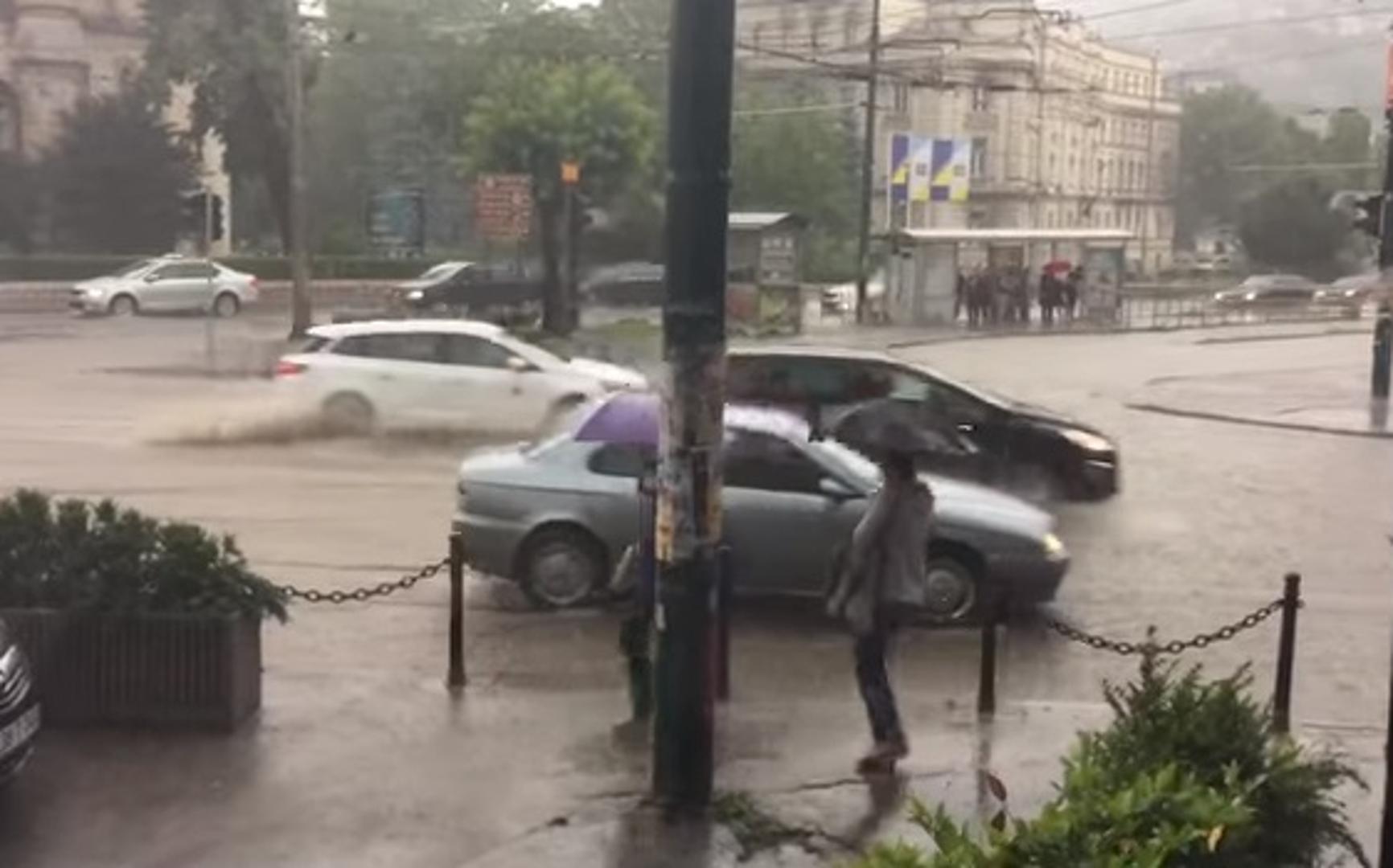 SARAJEVO: Veliko Nevrijeme, Za Par Minuta Ulice Bile Potpuno ...